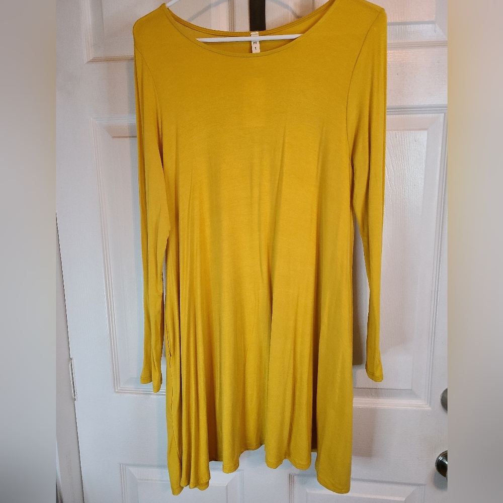 mts Woman's long sleeve blouse, Size: Small Color: Yellow New With Tags